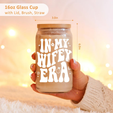 Fairy’s Gift Wifey Era: taza con pajilla de acero y tapa reutilizable.