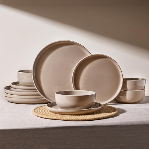 Plato de cena Famiware Milkyway 26 cm, apto para comidas familiares.