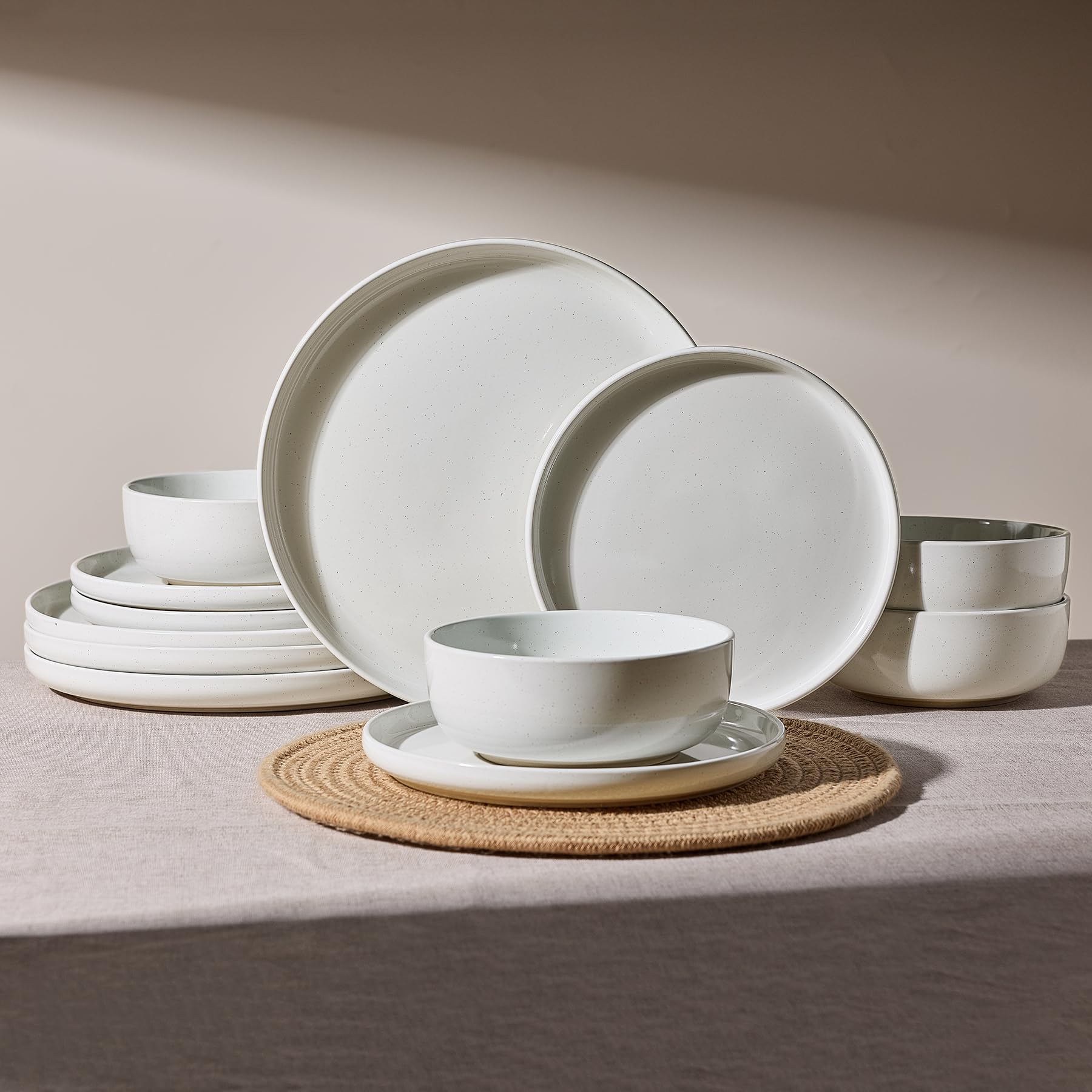 Plato de cena Milkyway de Famiware, 10,25 pulgadas, ideal para comidas familiares.