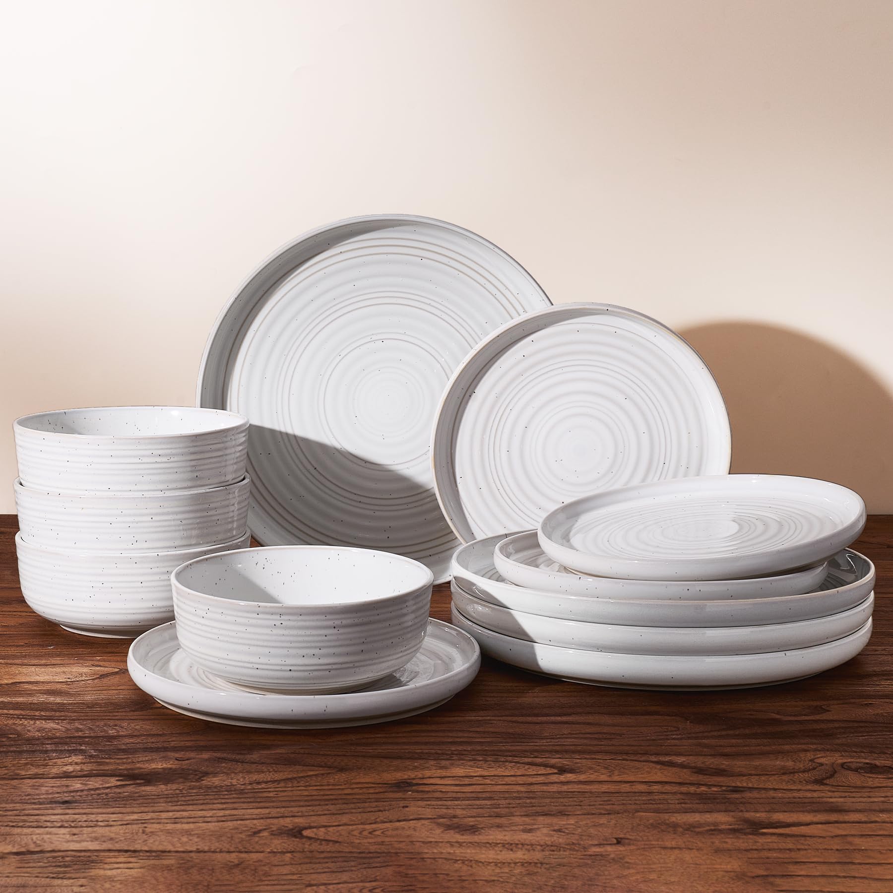 Conjunto Famiware Premium 12 piezas en mesa para uso diario