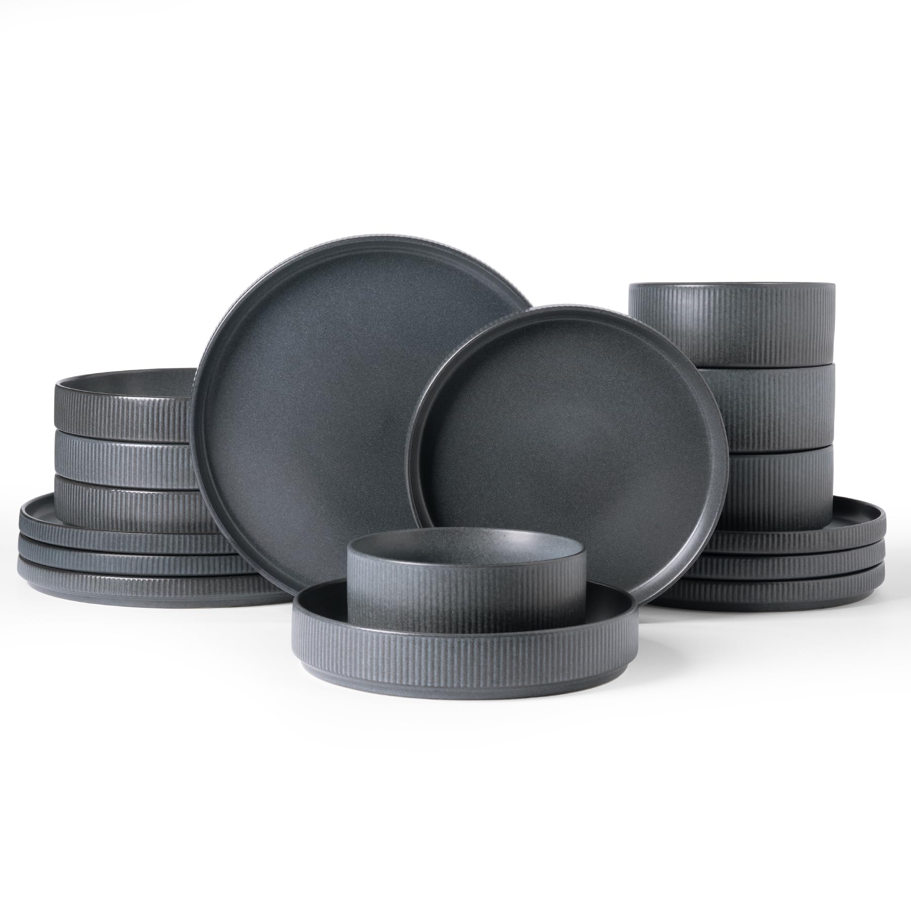 Famiware Star plato de cena ribeteado mate, ideal para cenas elegantes.