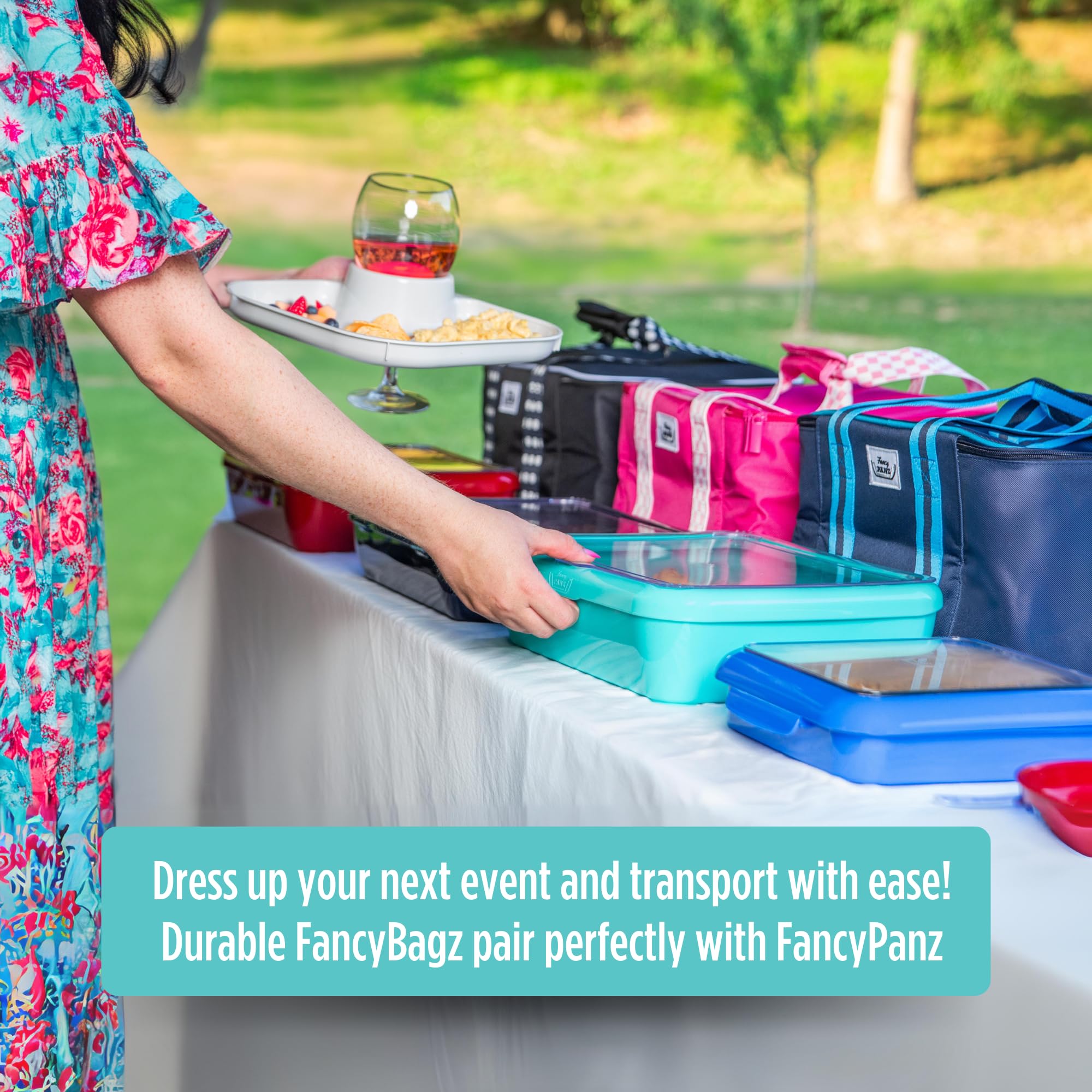 Fancy Panz capacidad para dos Fancy Panz estándar en una sola bolsa.
