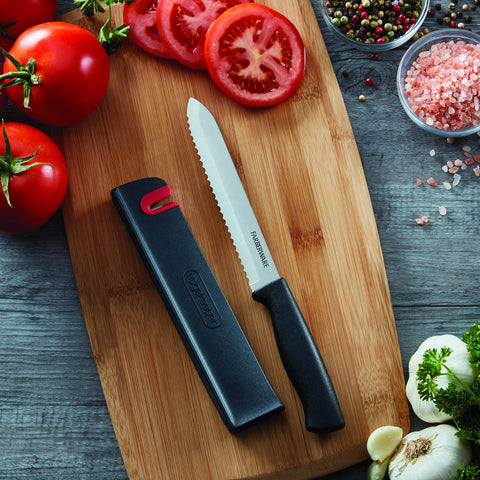 Farberware Edgekeeper, mango ergonómico y equilibrado para comodidad.