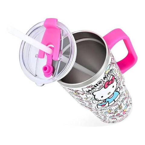 Pajilla integrada de Fast Forward Hello Kitty facilita beber sin derrames en marcha.
