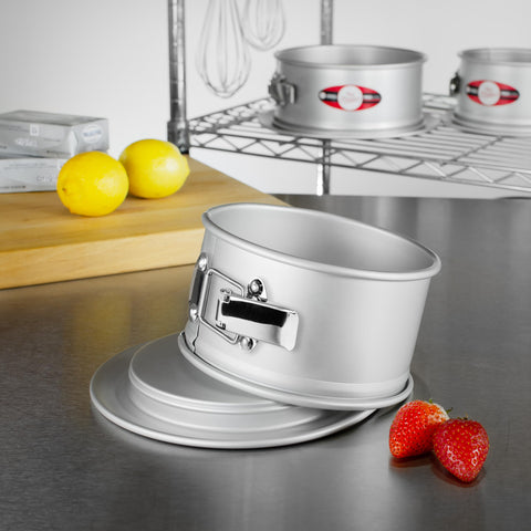 Fat Daddio s PSF-63, dimensiones exteriores 8.25 por 3.8 pulgadas para almacenamiento.