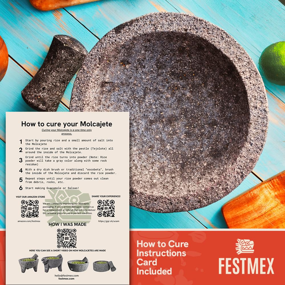 FESTMEX guacamole en molcajete para una experiencia auténtica y fresca.