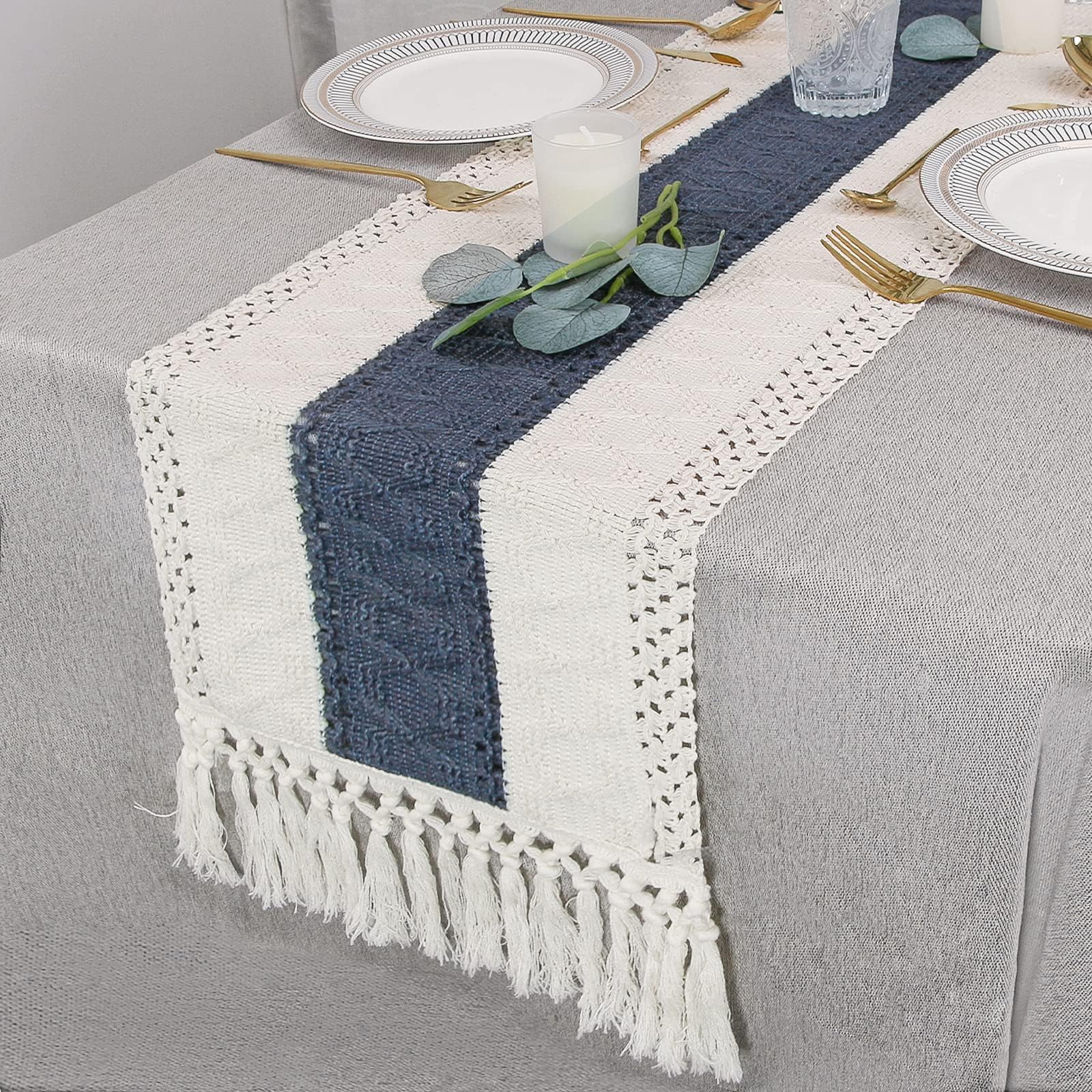 Ambiente hogareño cálido con mantel FEXIA bohemio crema-azul