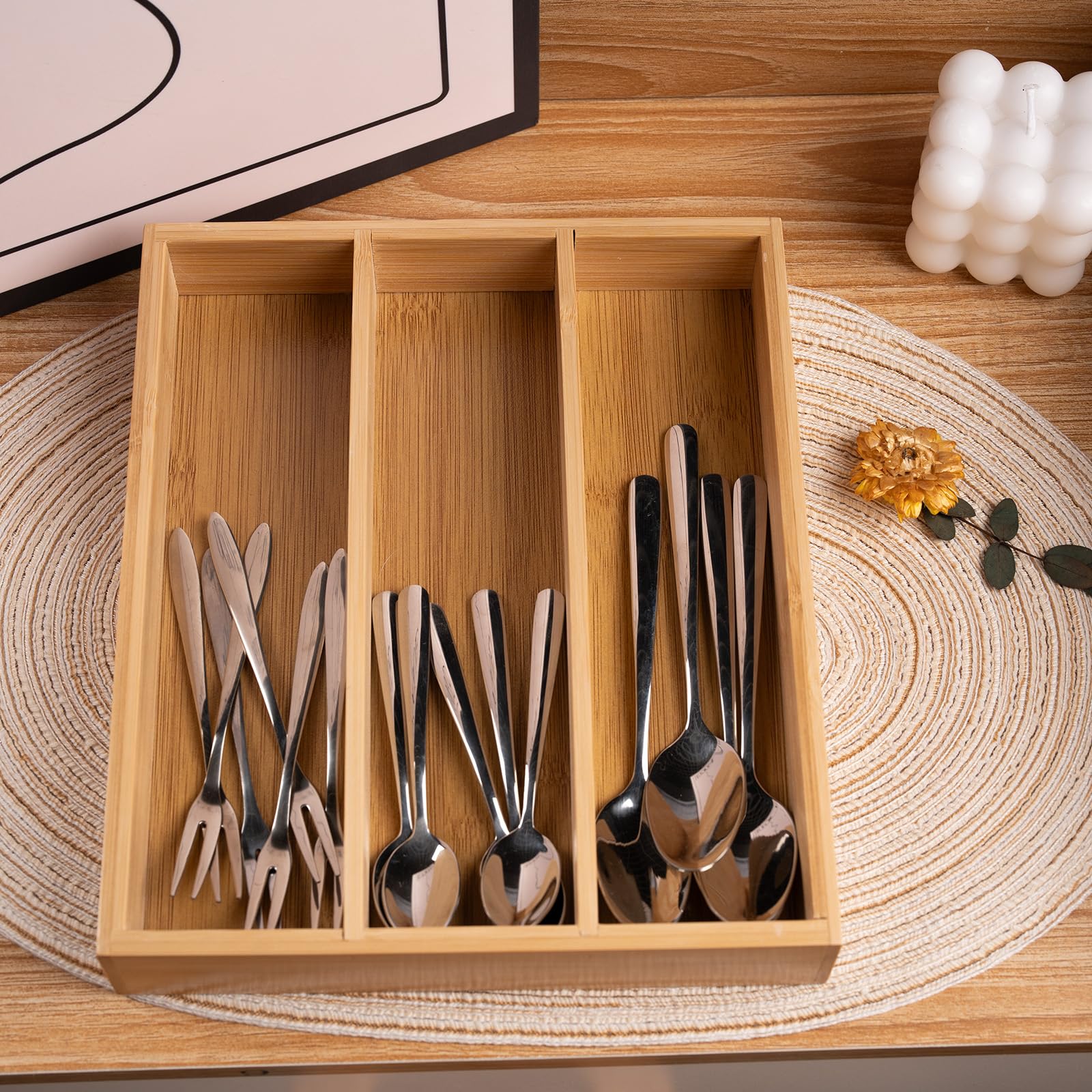 Fibogollo diseño-multifuncional permite organizar cubiertos y herramientas pequeñas.