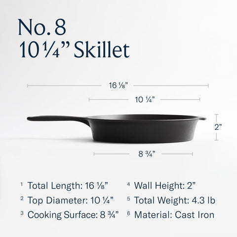 Sartén Field Company 10-25 en horno, versátil para dorar y hornear.