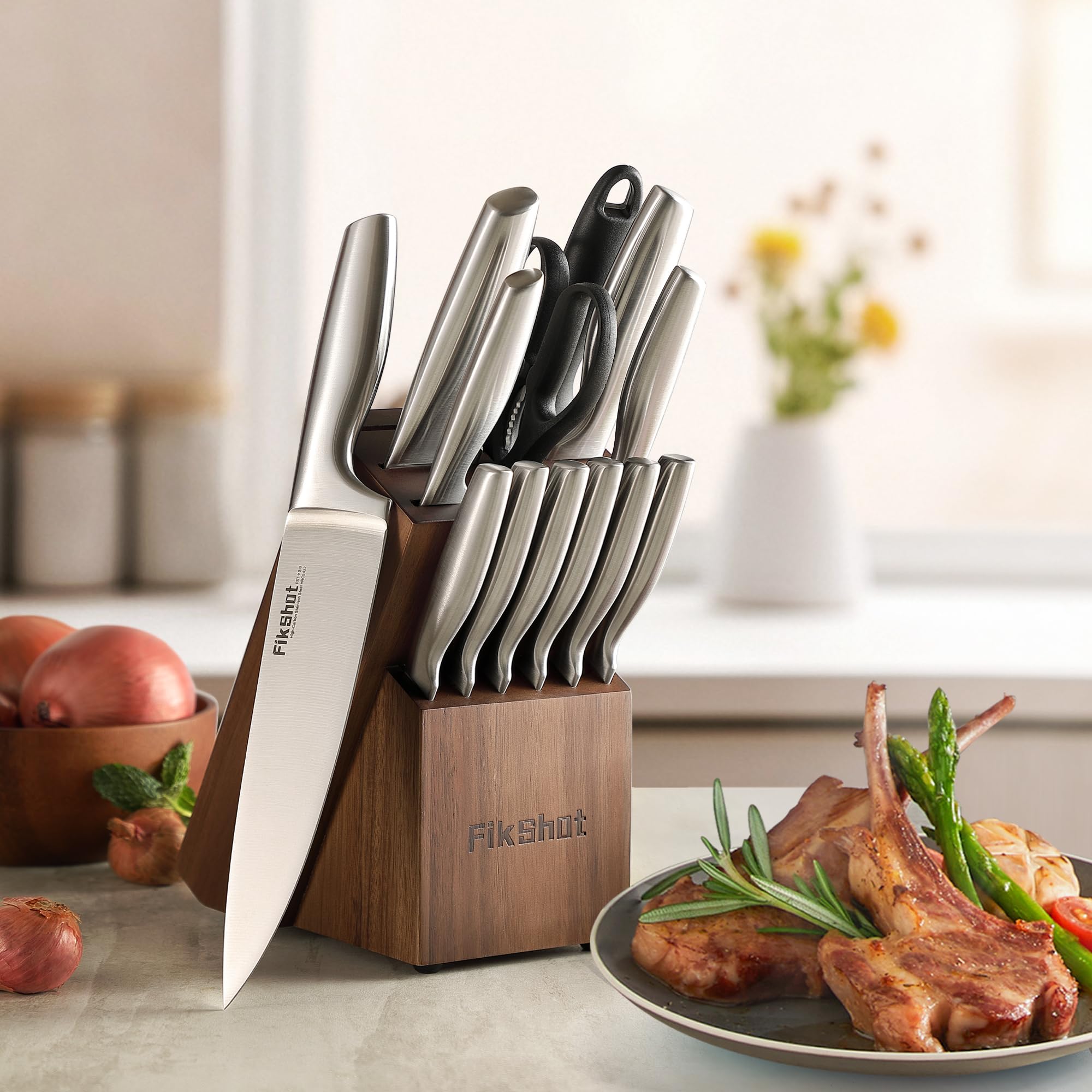 FIKSHOT cuchillo santoku afilado: versatilidad para rebanar y picar ingredientes.