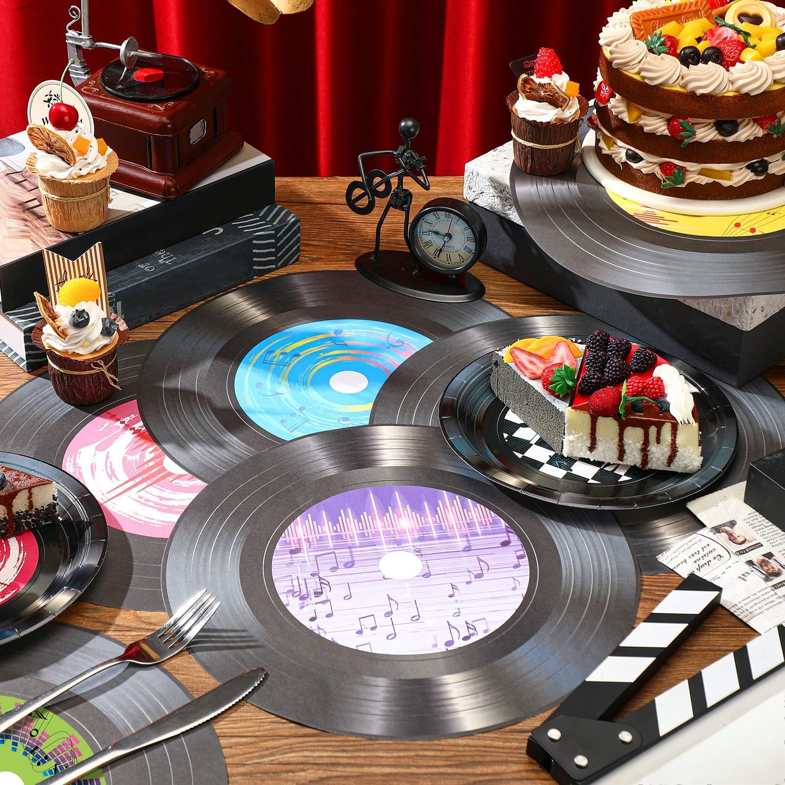 Manteles desechables FillTouch protegen superficies durante comidas festivas
