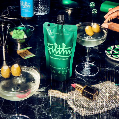 Filthy Martini Kit: olivas rellenas de pimiento para martinis de sabor intenso.