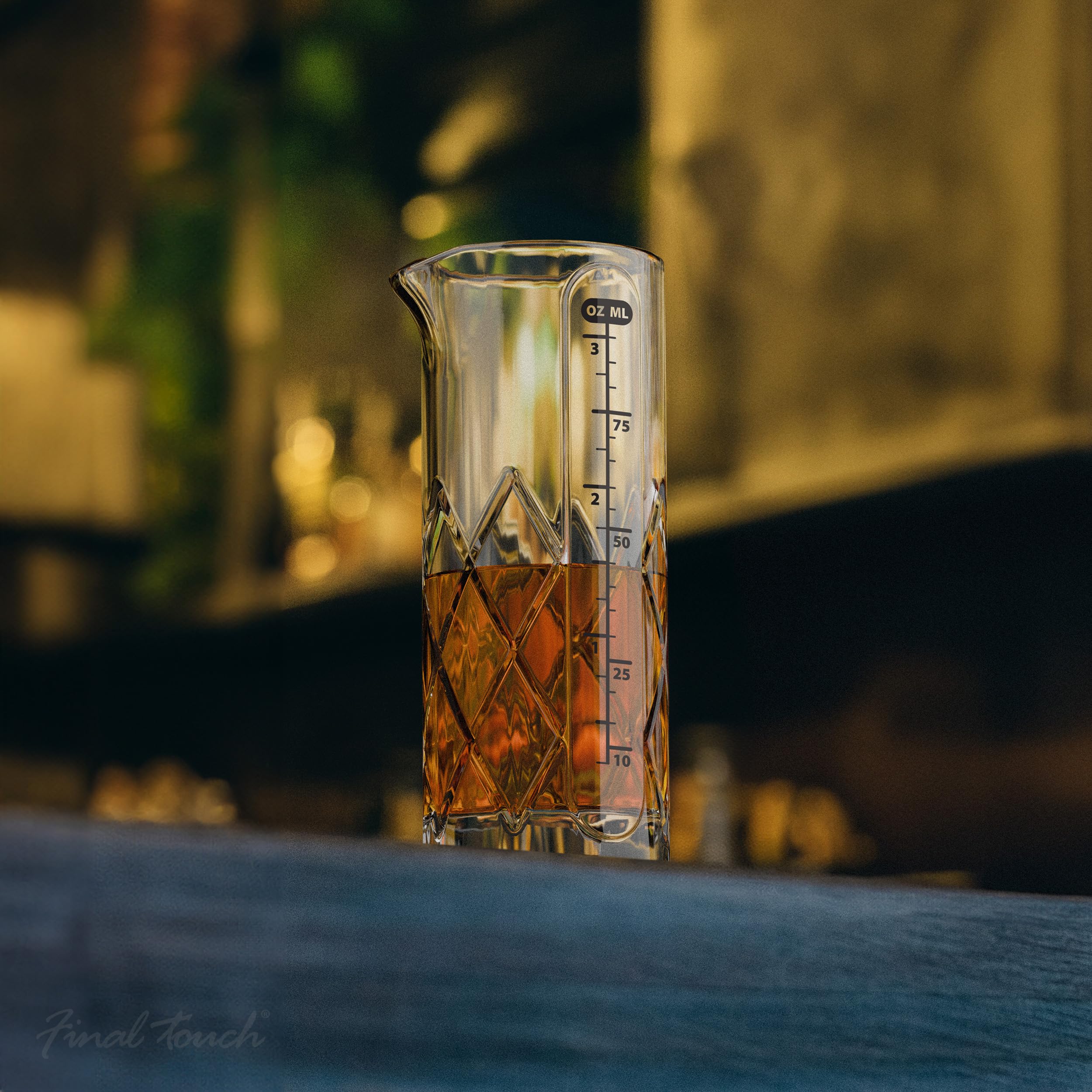 Final Touch Yarai Jigger con marcas para recetas consistentes