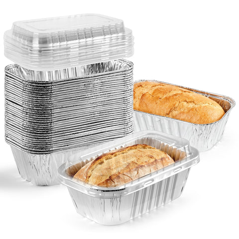 Findful minipan de aluminio con tapa clara para hornear y almacenar fácilmente.