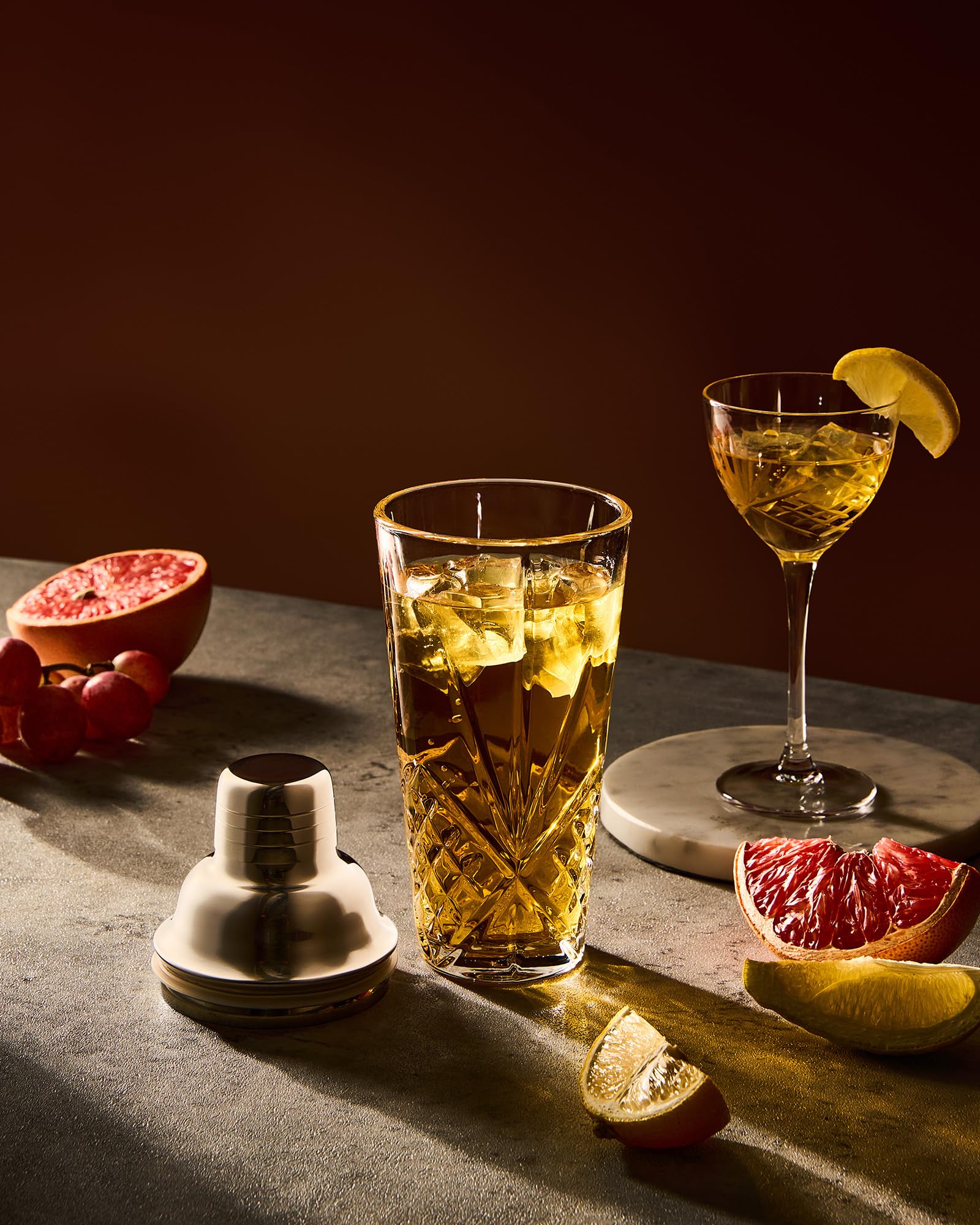Diseño texturizado Fioance cristal ofrece presencia elegante en la mesa