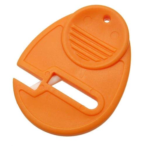 Diseño compacto de Fiskars SewSharp para llevar en bolso o kit