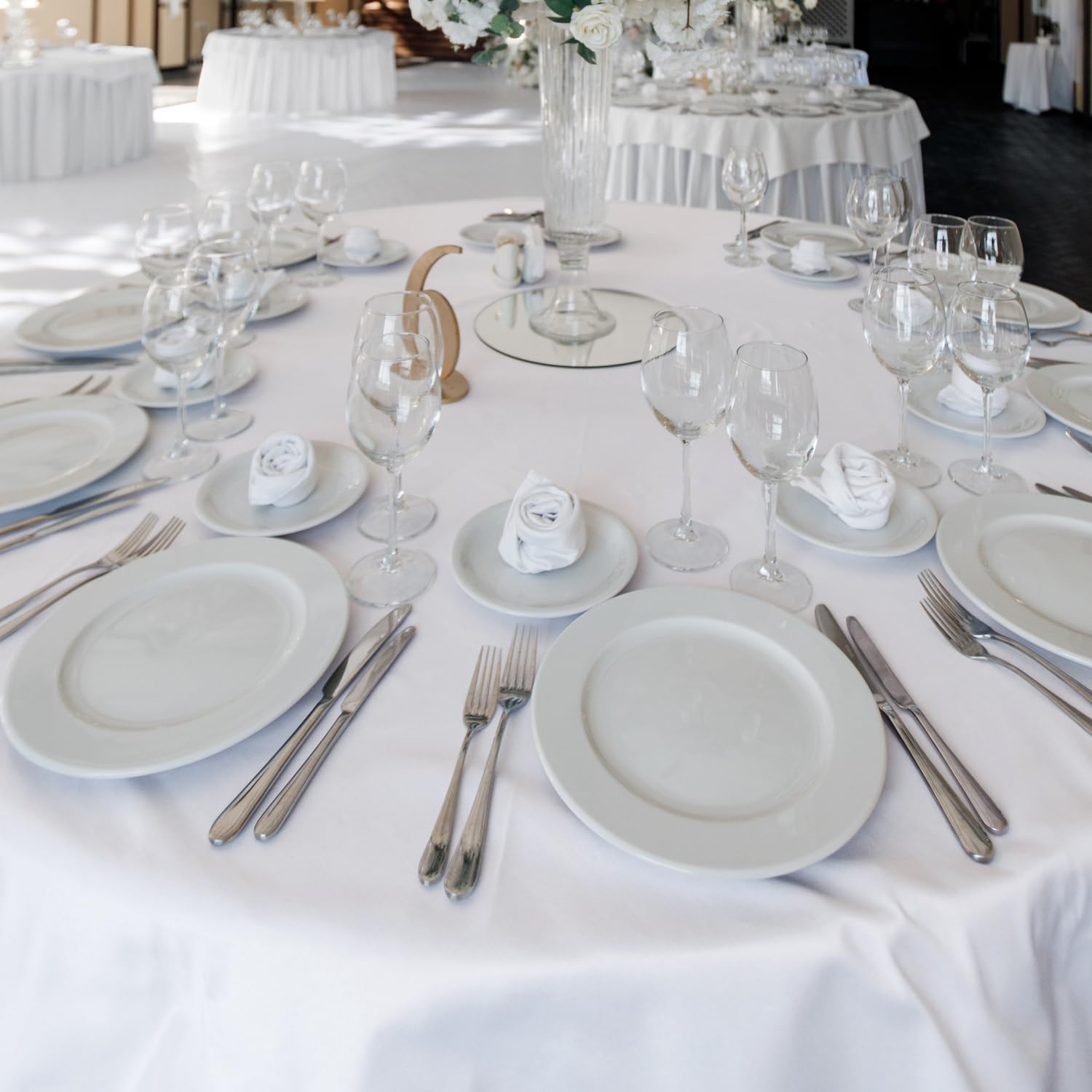 Mantel blanco redondo Fitable, diseño elegante para banquetes.