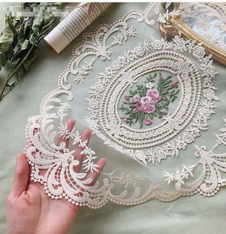 Manteles Fiygor con encaje retro en beige para mesa elegante