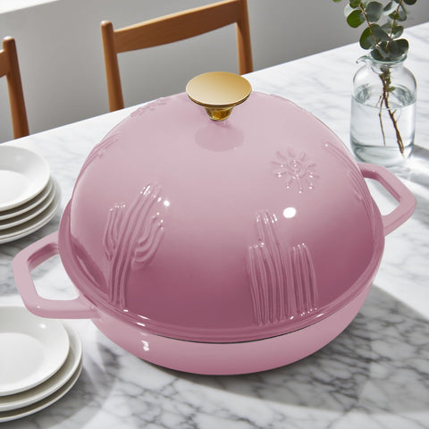 Flavehc Horno de hierro con exterior colorido embellece la cocina.