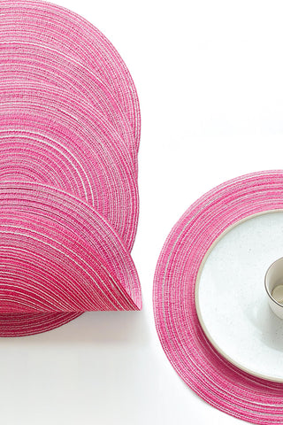 Floroom manteles trenzados resistentes al calor, ideales para comidas diarias.