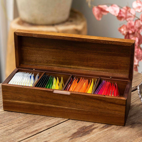 Estante organizador de té FLYIEE con madera de acacia para exhibir bolsitas.