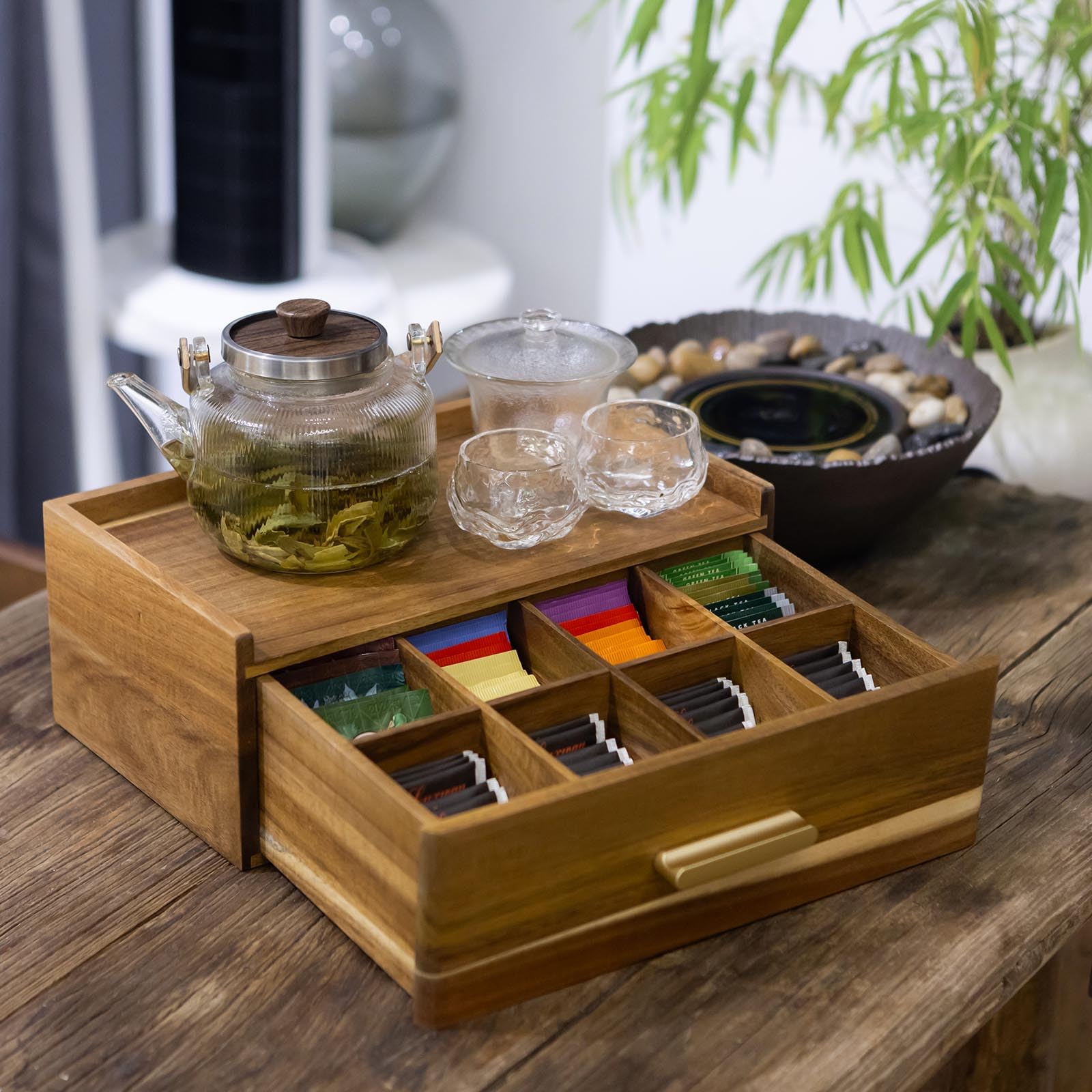 Flyiee organizador de té de acacia, acabado de madera natural y vetas distintivas.