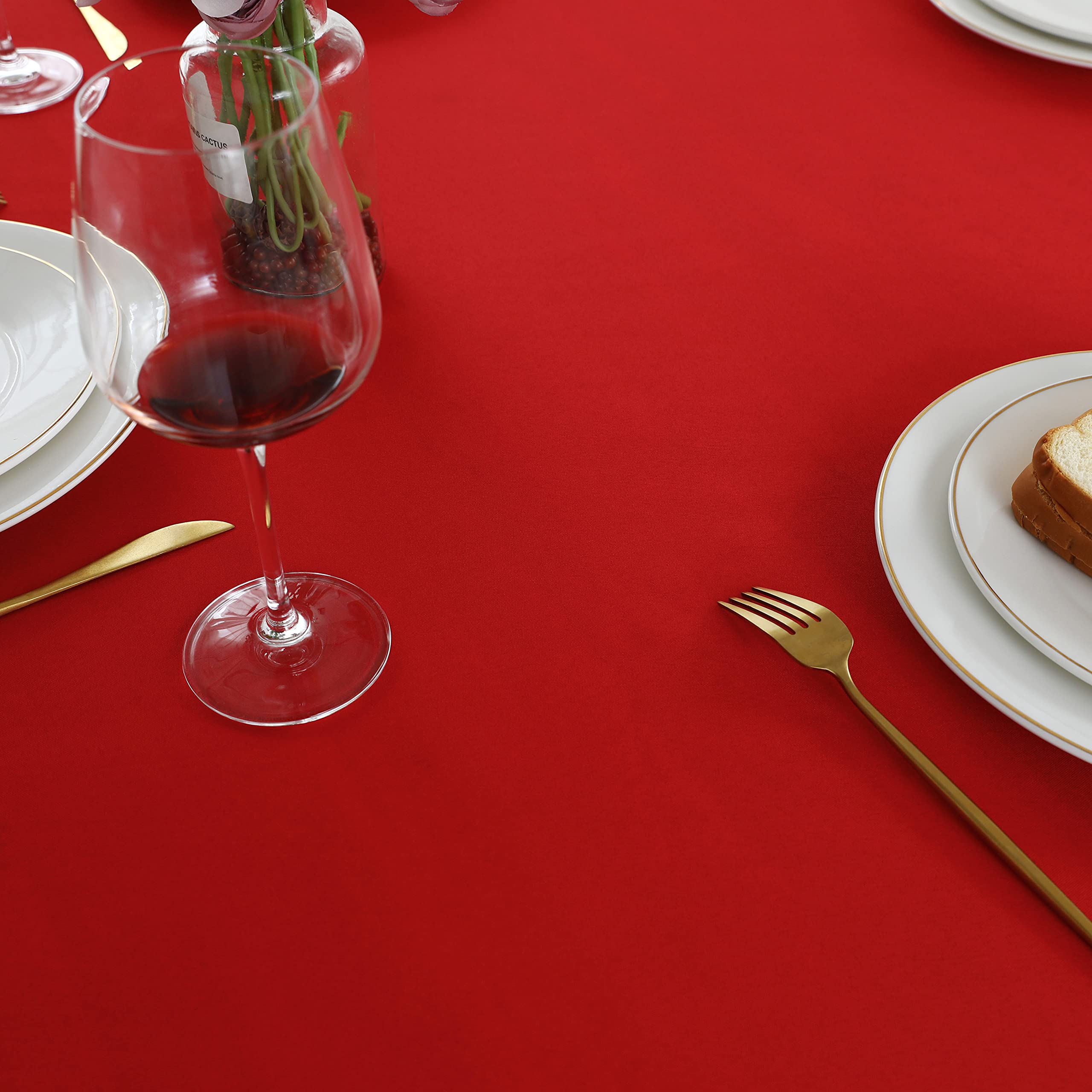 Diseño elegante de mantel FOLINS&HOME para ambientar cenas y fiestas.