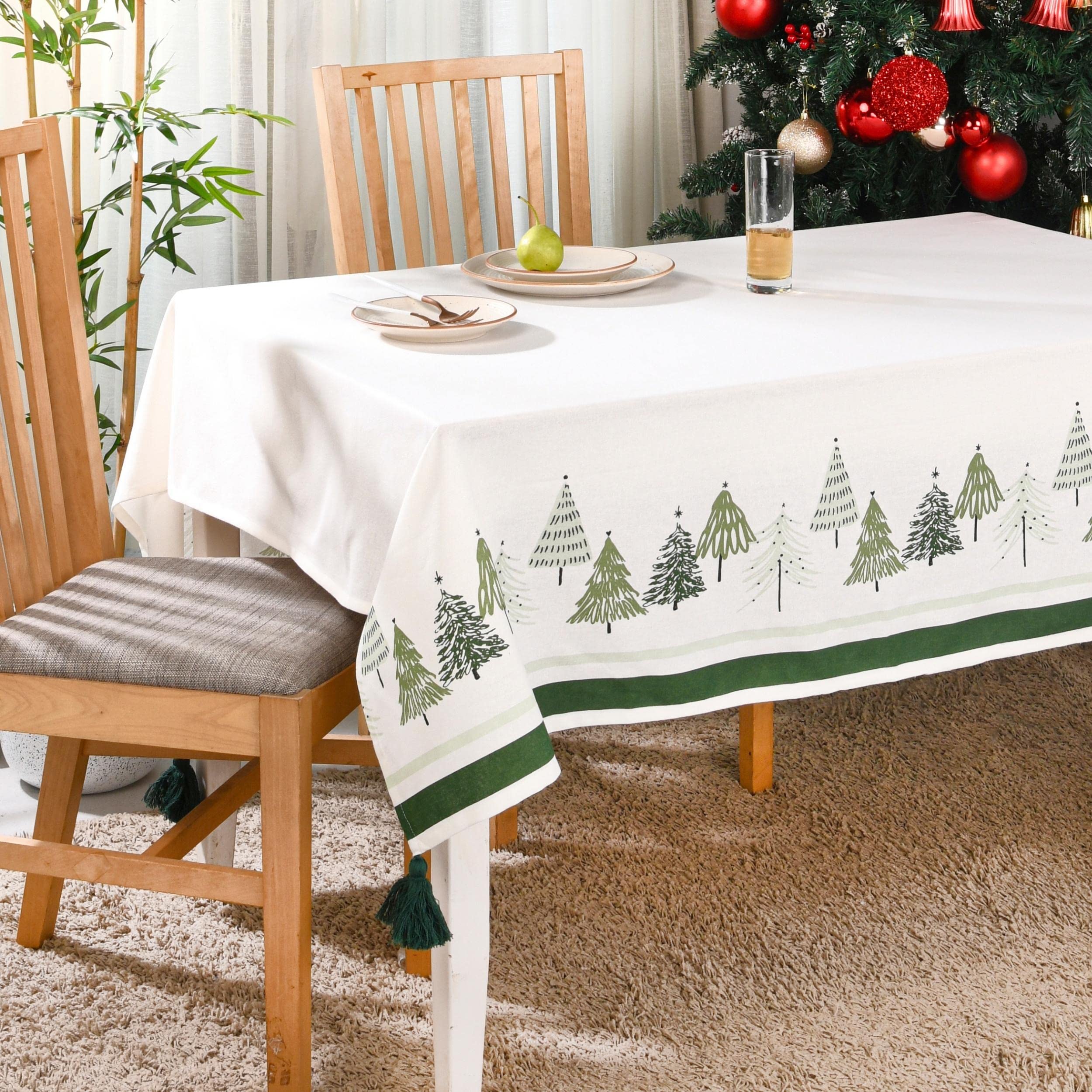 Mantel Folkulture con diseño navideño para fiestas y cenas festivas.