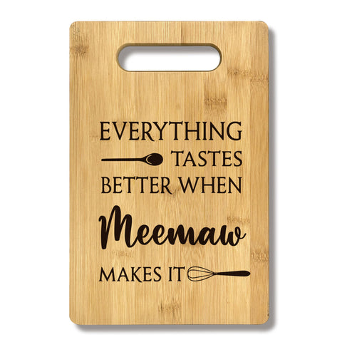 Tabla de cortar bambú FONDCANYON Meemaw con diseño frontal, ideal para decorar y cocinar.