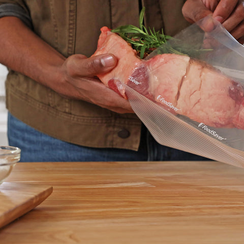 FoodSaver, bolsas compatibles con todos los aparatos para almacenamiento en congelador y despensa.