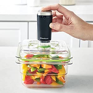 FoodSaver se muestra con contenedores para conservar alimentos