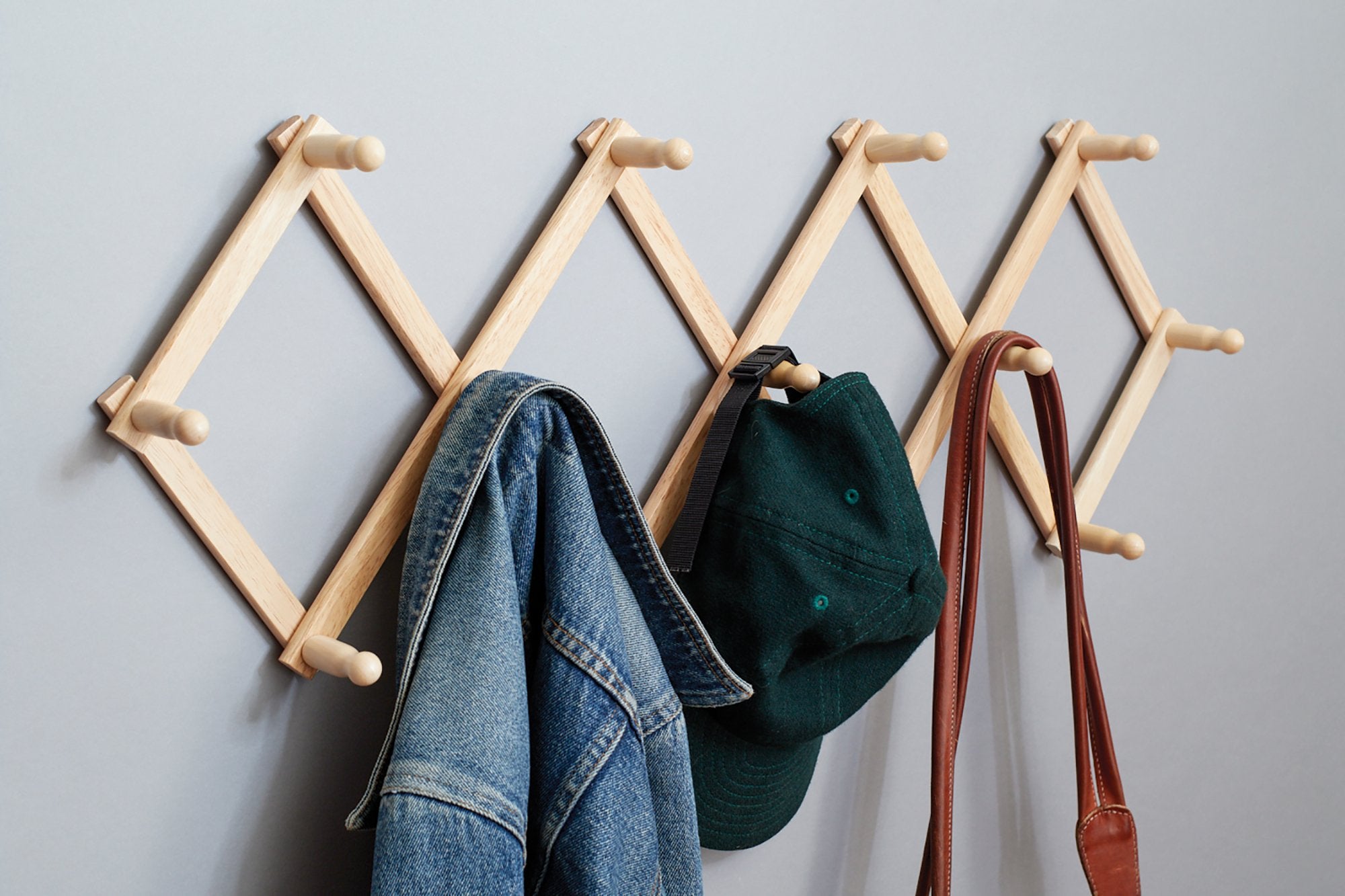 Fox Run rack para chaquetas en haya, optimiza el vestidor.