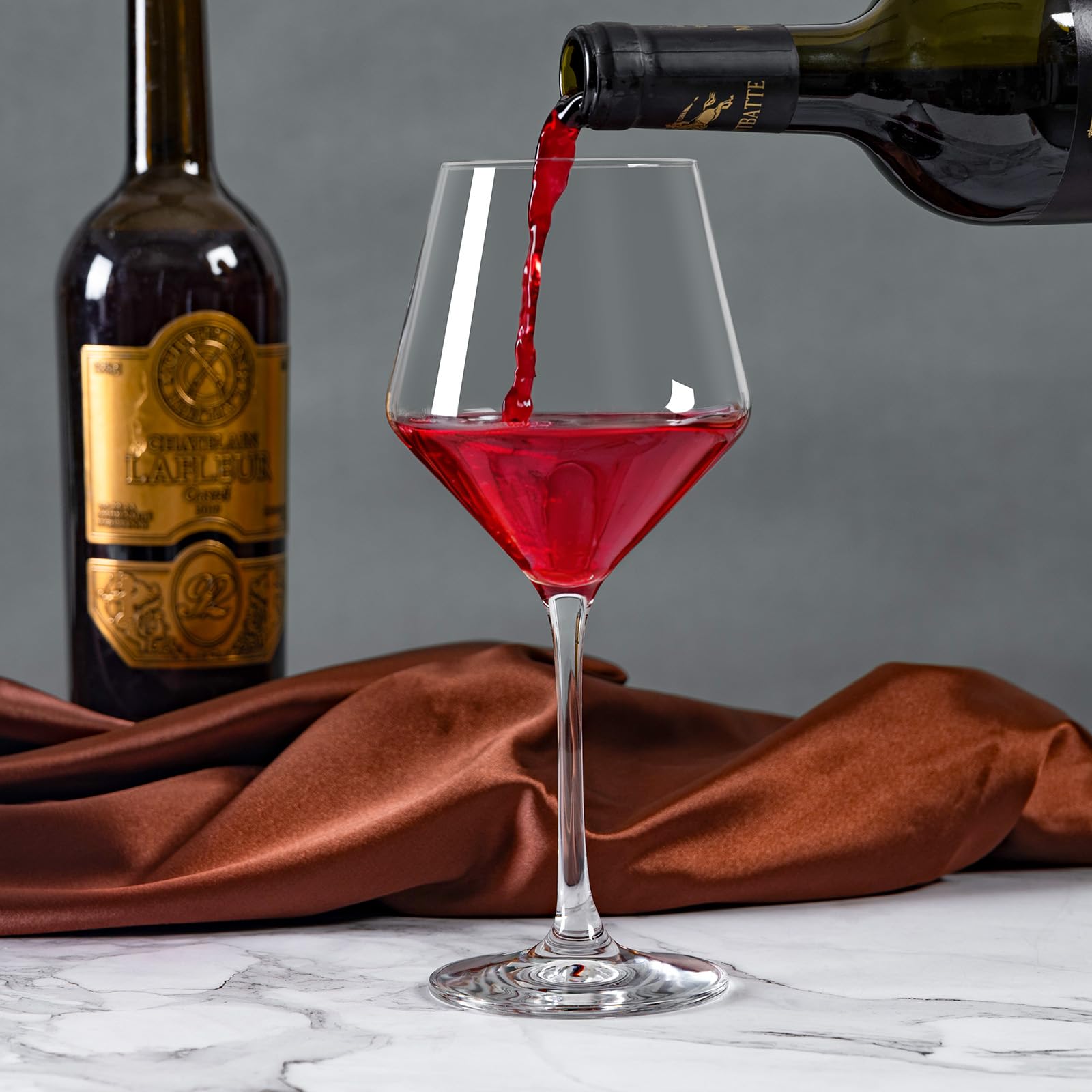 FrutPunch diseño elegante con borde uniforme para realzar aromas.
