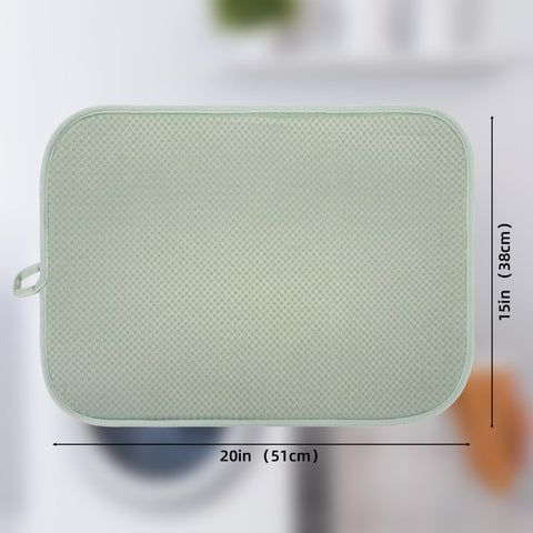 Estera de secado FULL BE DARE para platos, color verde salvia y superficie amplia.