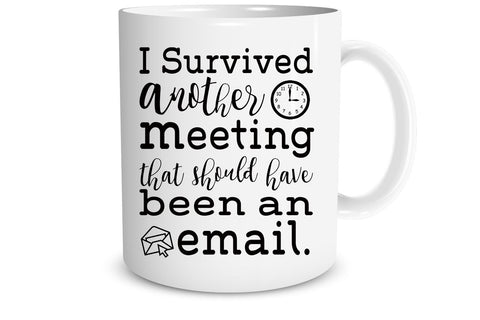 Taza Funnwear: vista frontal con diseño humorístico, ideal para empezar el día.