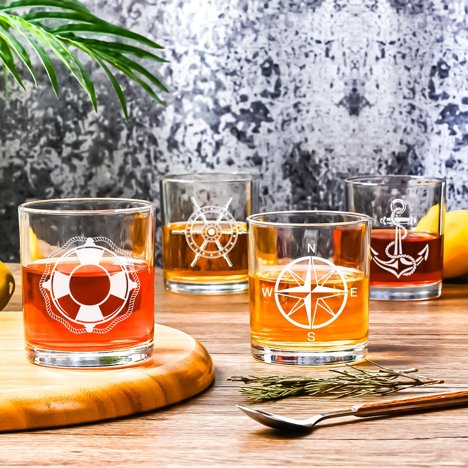 Vaso Futtumy con brújula, perfecto para cenas náuticas.