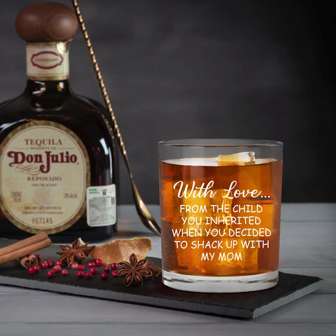 Uso diario de whisky Futtumy, recordatorio sutil de momentos compartidos.