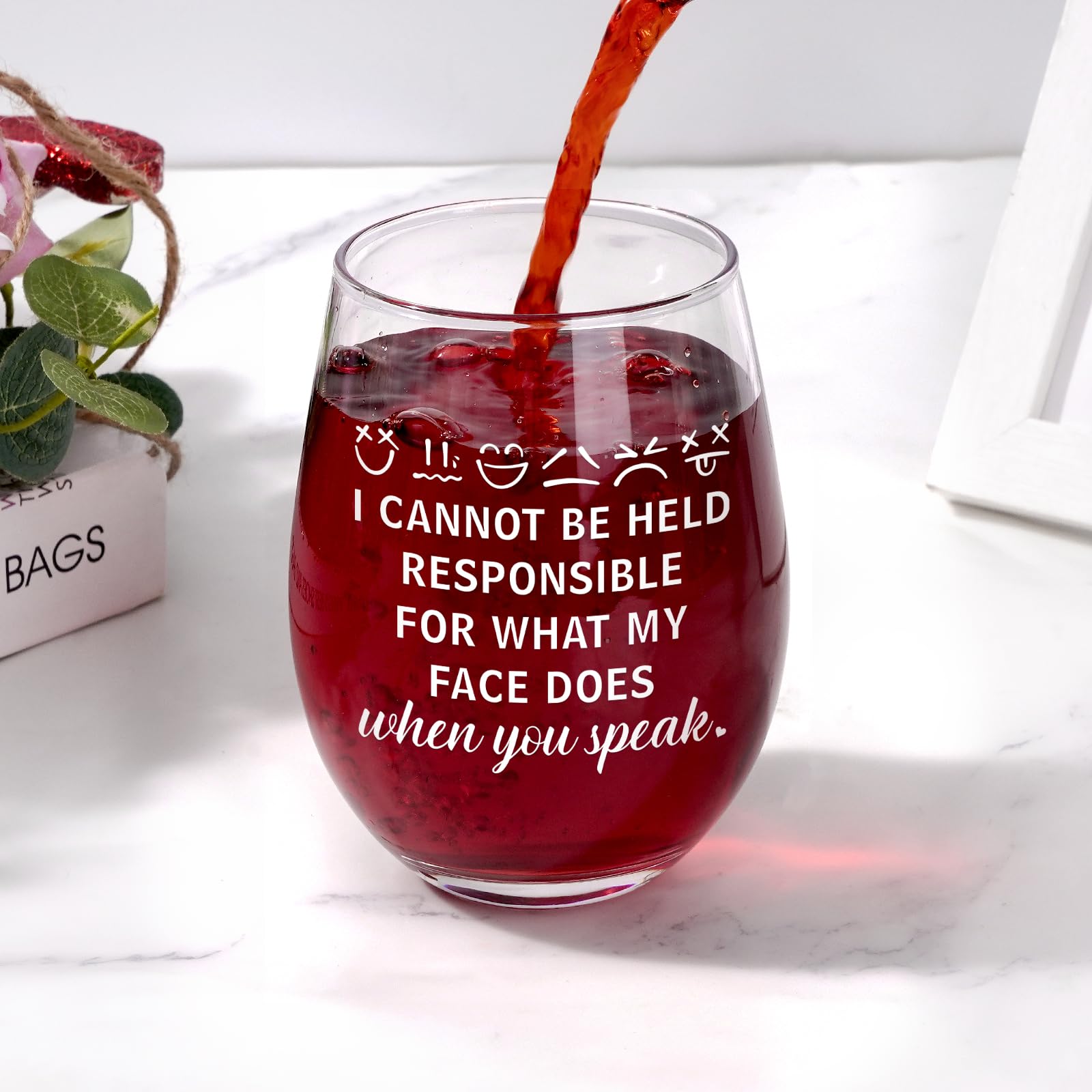 Vaso Futtumy para oficina, regalo humorístico que alegrará las pausas laborales.