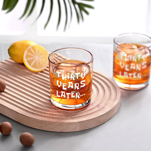 Vaso Futtumy Treinta Años Después, diseño ergonómico para un agarre cómodo.