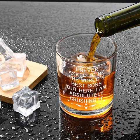 Vaso Futtumy con cristal claro que realza la presentación del whisky.