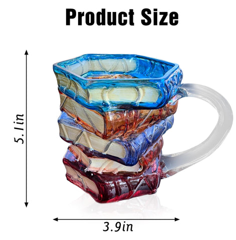 Taza GAGABEN con manos sosteniendo diseño de libro, uso diario