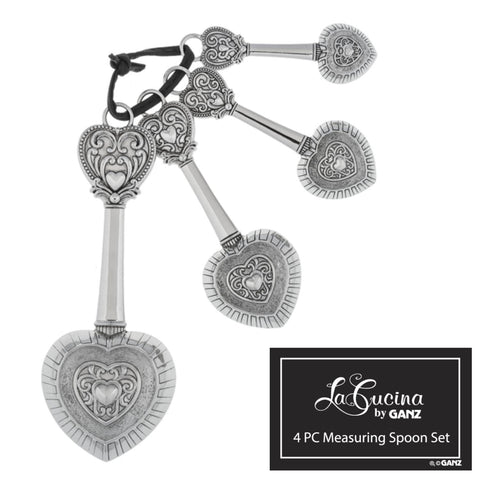 Cucharas con diseño de corazón en el mango, uso práctico y estético.