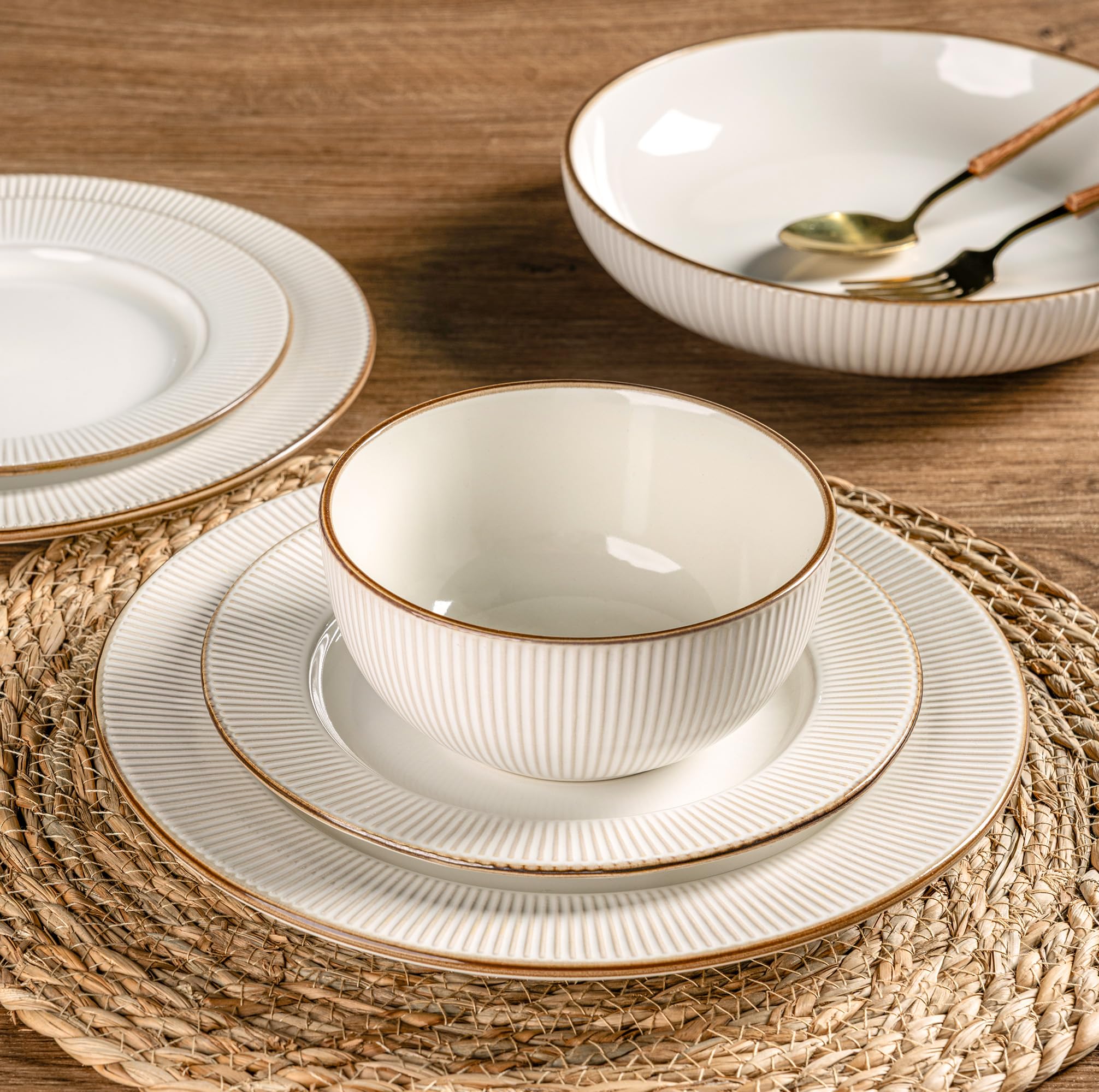 GBHOME platos blancos con borde oscuro y relieve, ideal para cenas formales