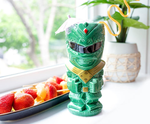 Geeki Tikis Ranger Verde en cerámica con acabado dorado y duradero.