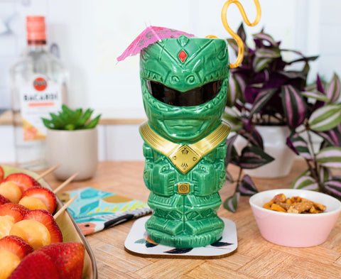 Geeki Tikis Ranger Verde, versión aprobada por Zordon para la barra del hogar.