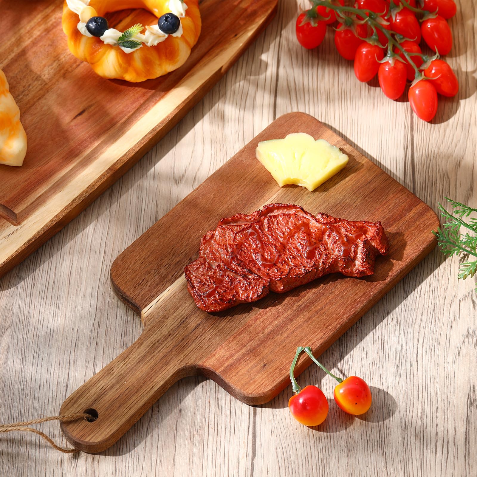 Geetery tabla de servir charcutería de acacia para queso, pan y fruta.