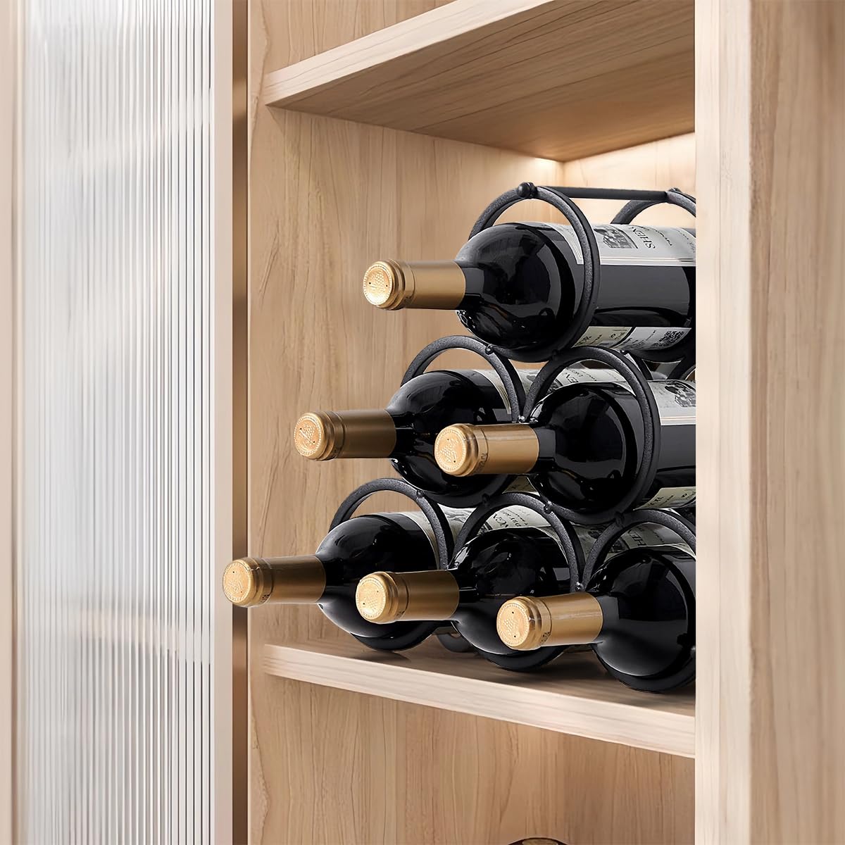 GeLive soporte de vino triangular con base estable para cocina o bar.