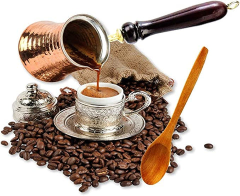 Generic cezve mango bordado, agarre ergonómico y seguro para preparar café con estilo.