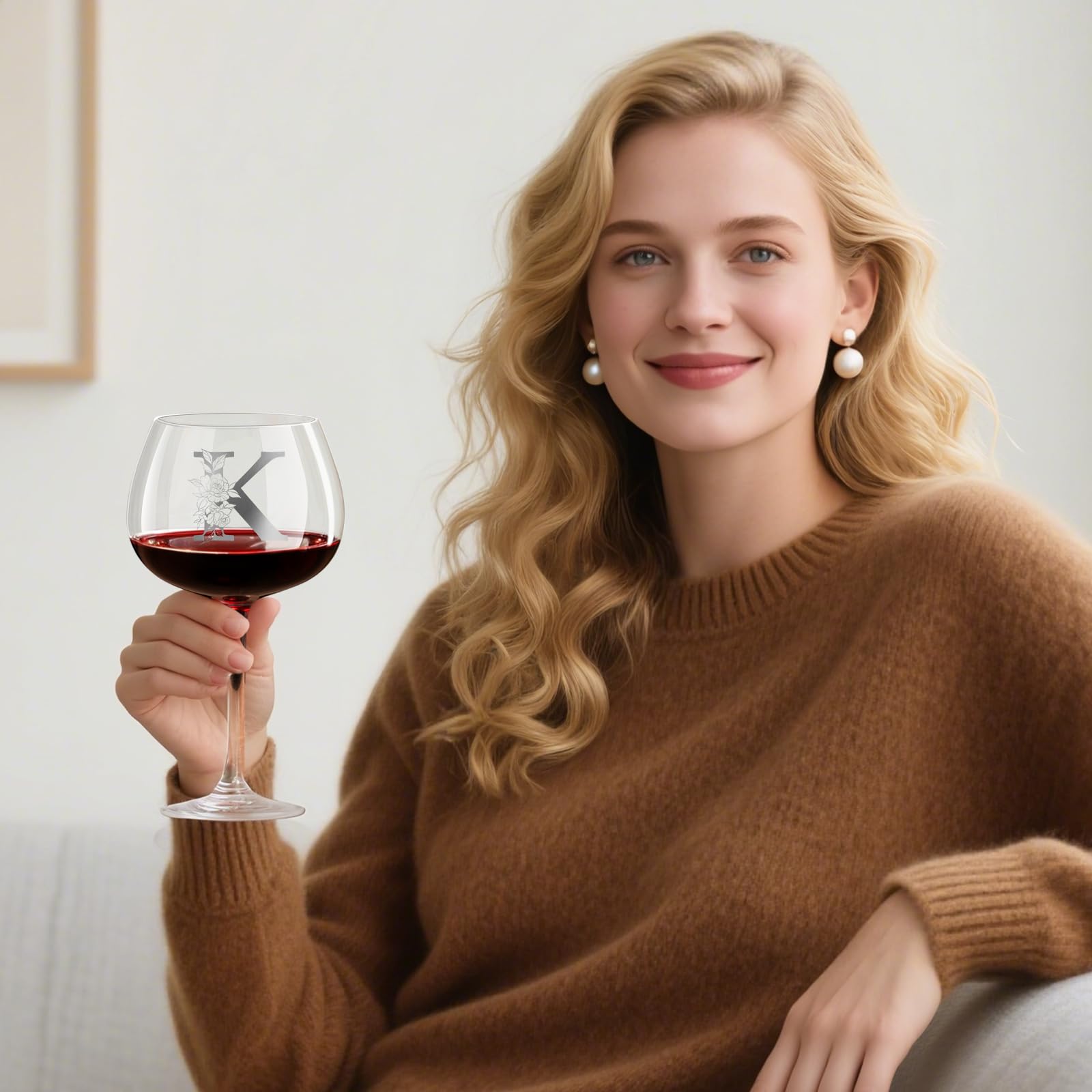 GiftPioneers copa de vino personalizada para mujeres, estilo y elegancia.