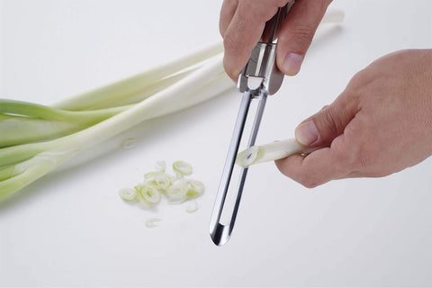 Ideal para ensaladas rápidas gracias a su ergonomía y limpieza.